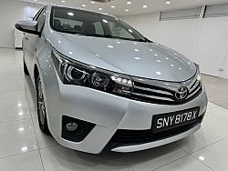Toyota Corolla Altis 1.6L CVT Elegance LED Keyless Silver 2015